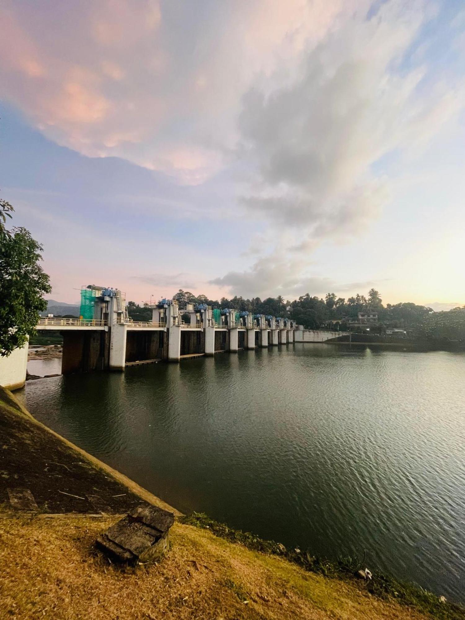 Mahaweli View Bungalow Kandy Zewnętrze zdjęcie
